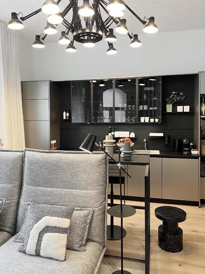 Luxury Omuntu Apartment Munich Germany